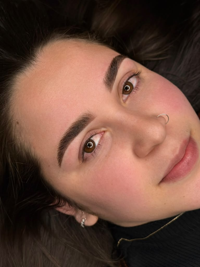 Shadow (sombreamento) - Mabella Beauty, Milford MA